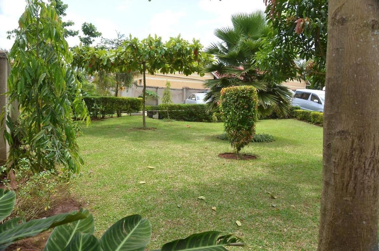 Merian Gardens And Guest House Mukono Town Екстер'єр фото